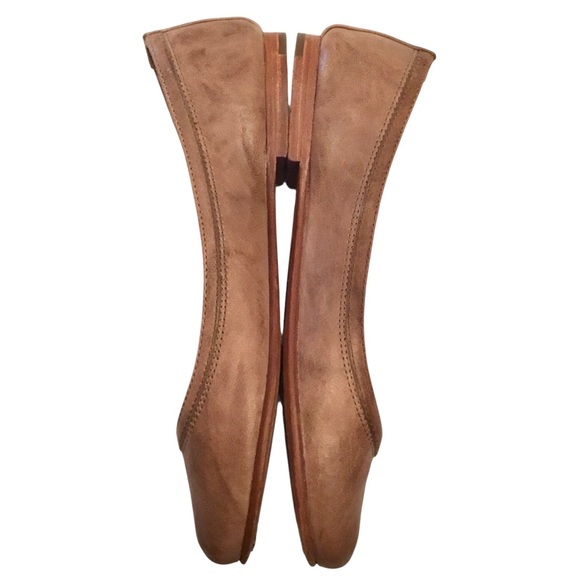 Frye Carson Ballet Flats Brown Tan Distressed Leather Slip-ons Size: 7.5B - Picture 7 of 13